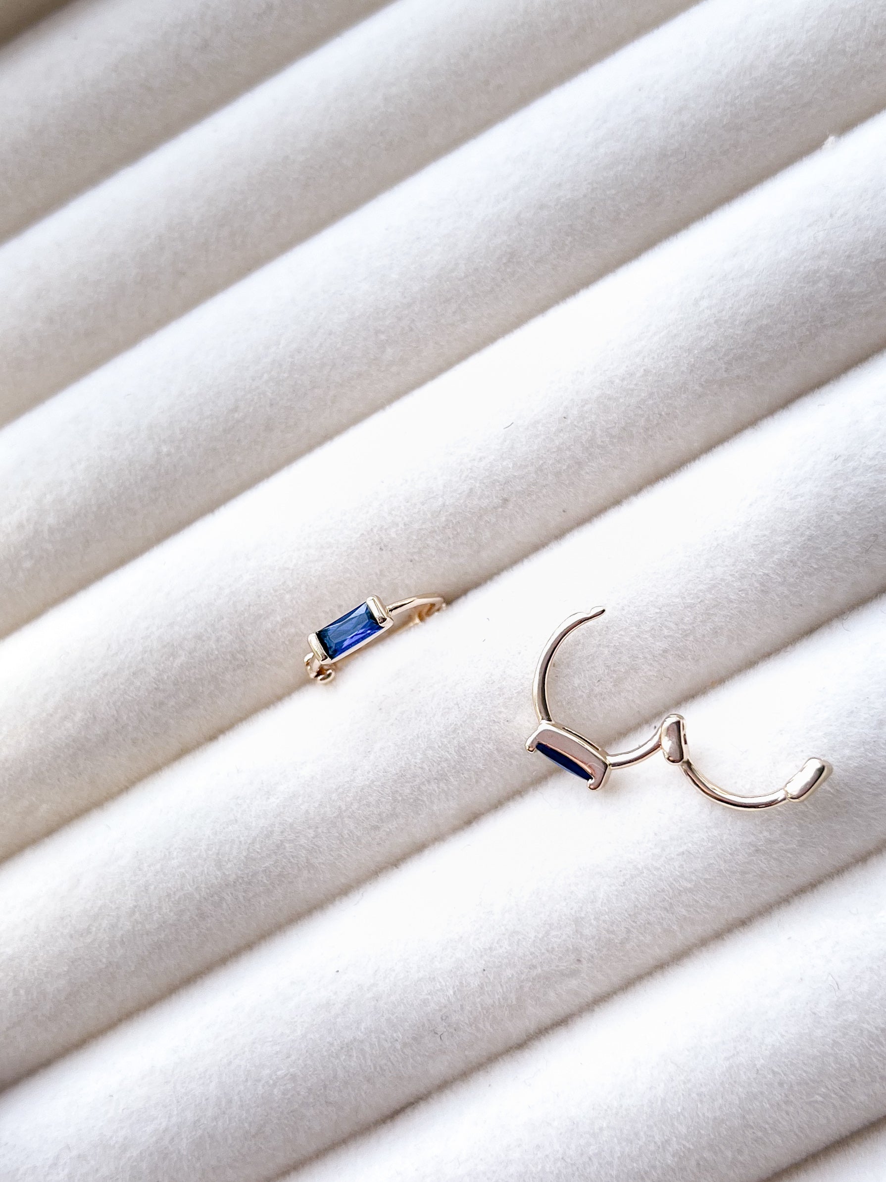 E/Hoops with blue sapphire /Amethyst/topaz