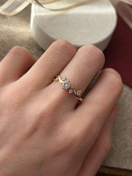 R/ Immortal graden Ring with couple withe Topaz