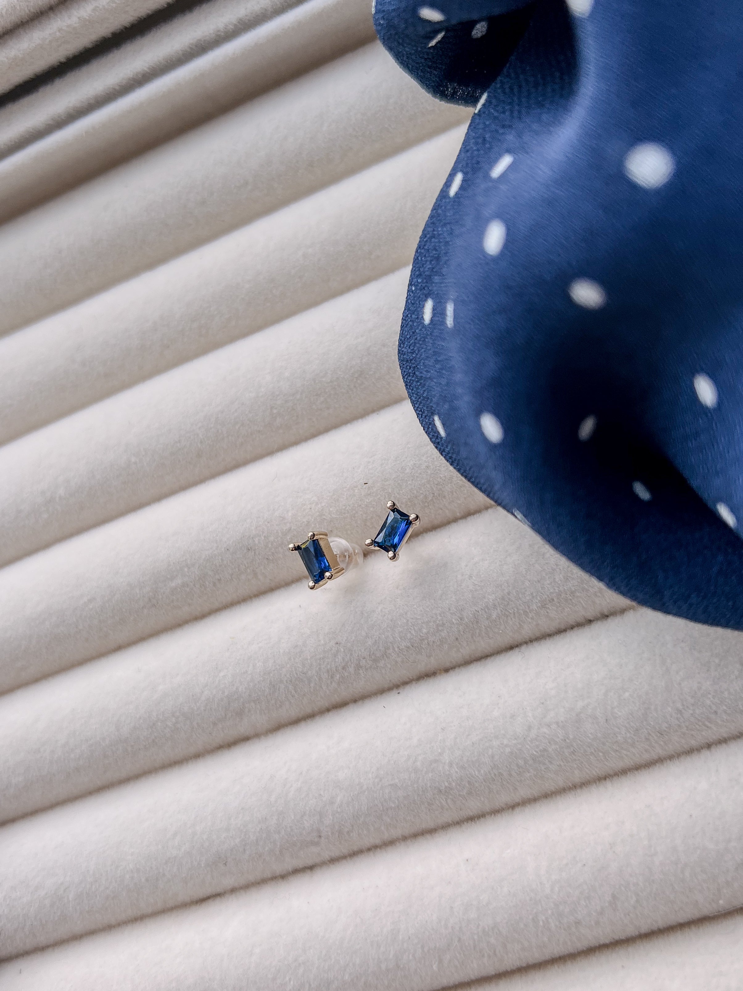 E/ studs with blue sapphire/amethyst/topaz